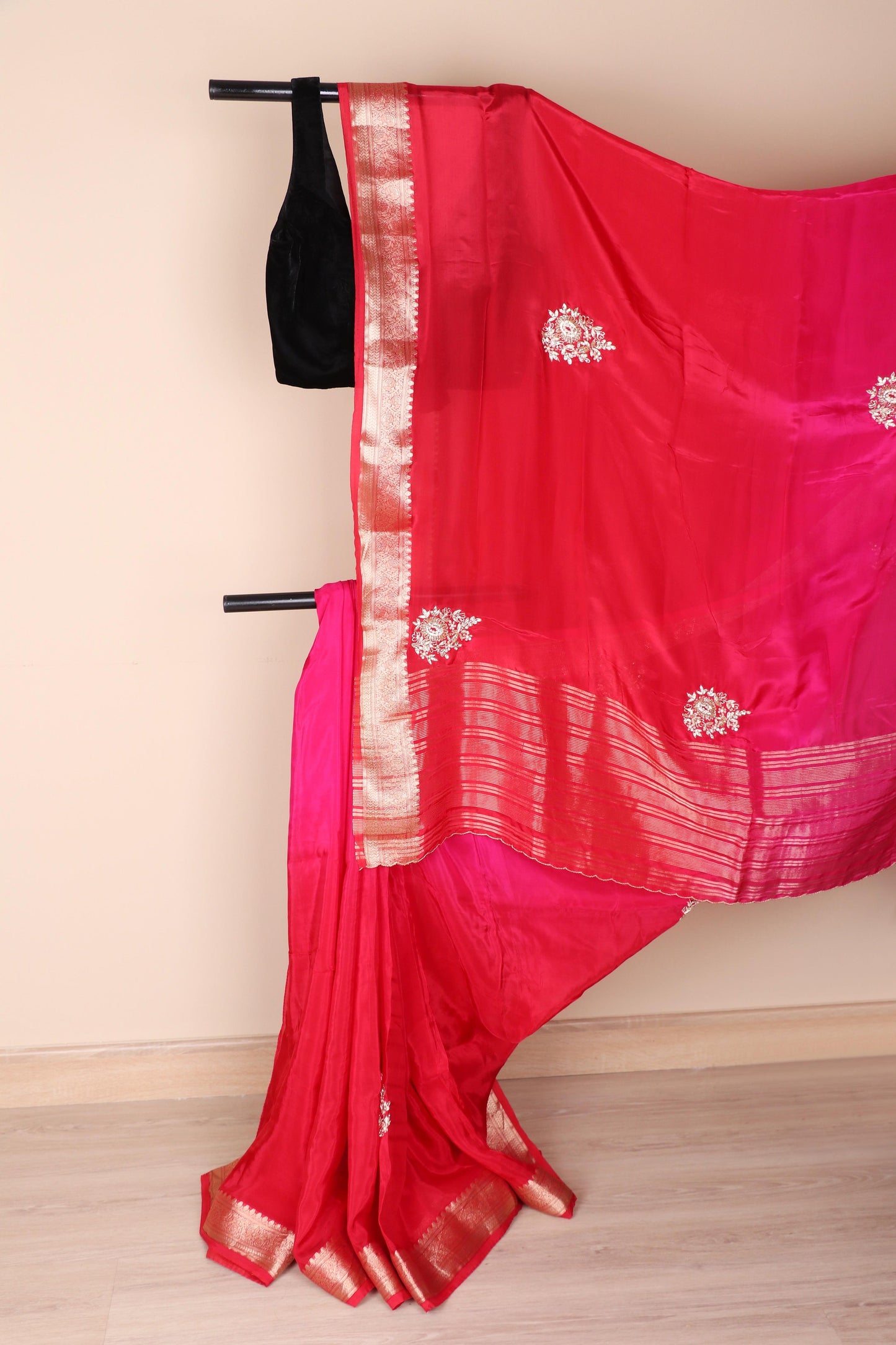 Sinduri Gulabi Ombre Zari Silk Saree