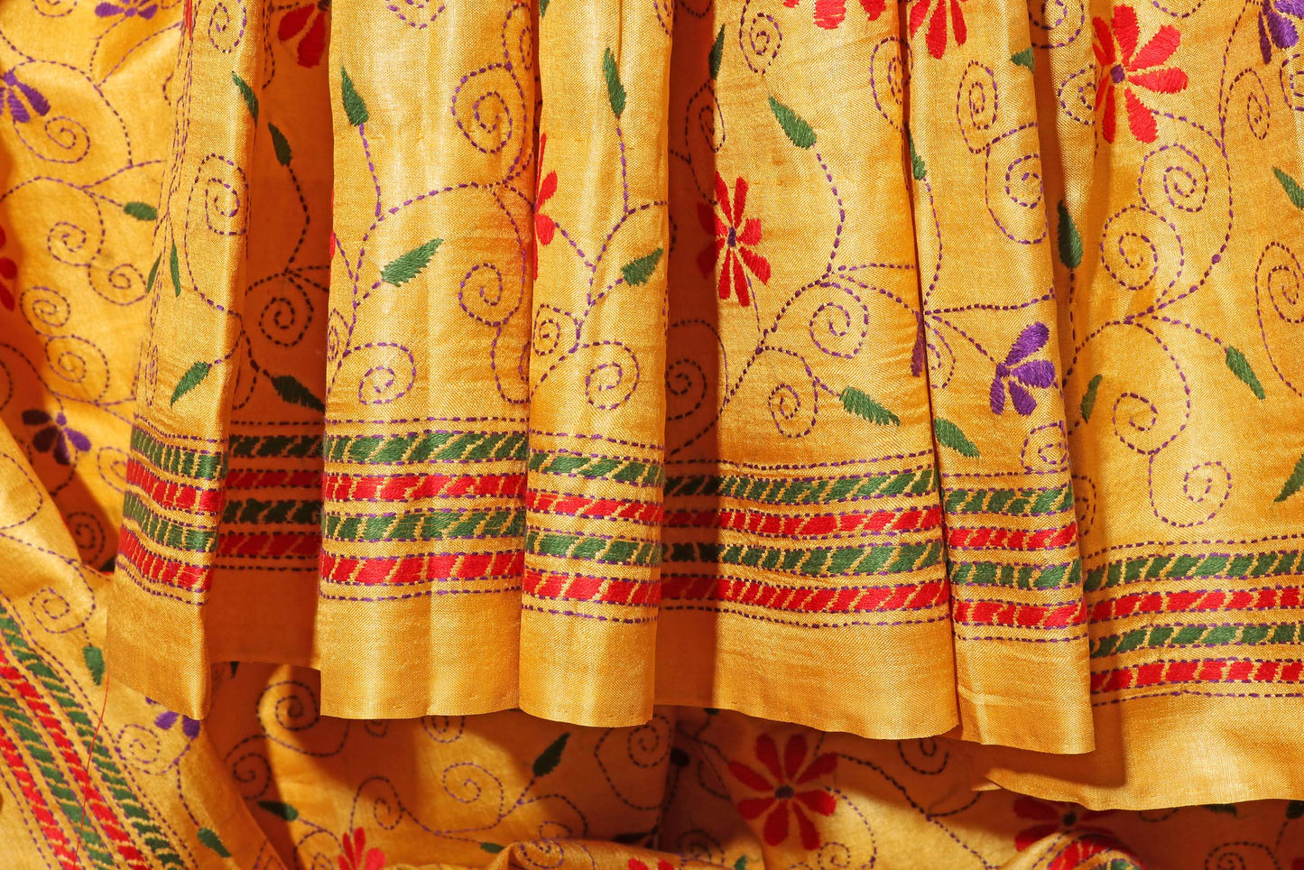 Golden Bloom – Kantha Hand-Embroidered Pure Tussar Silk Saree 023
