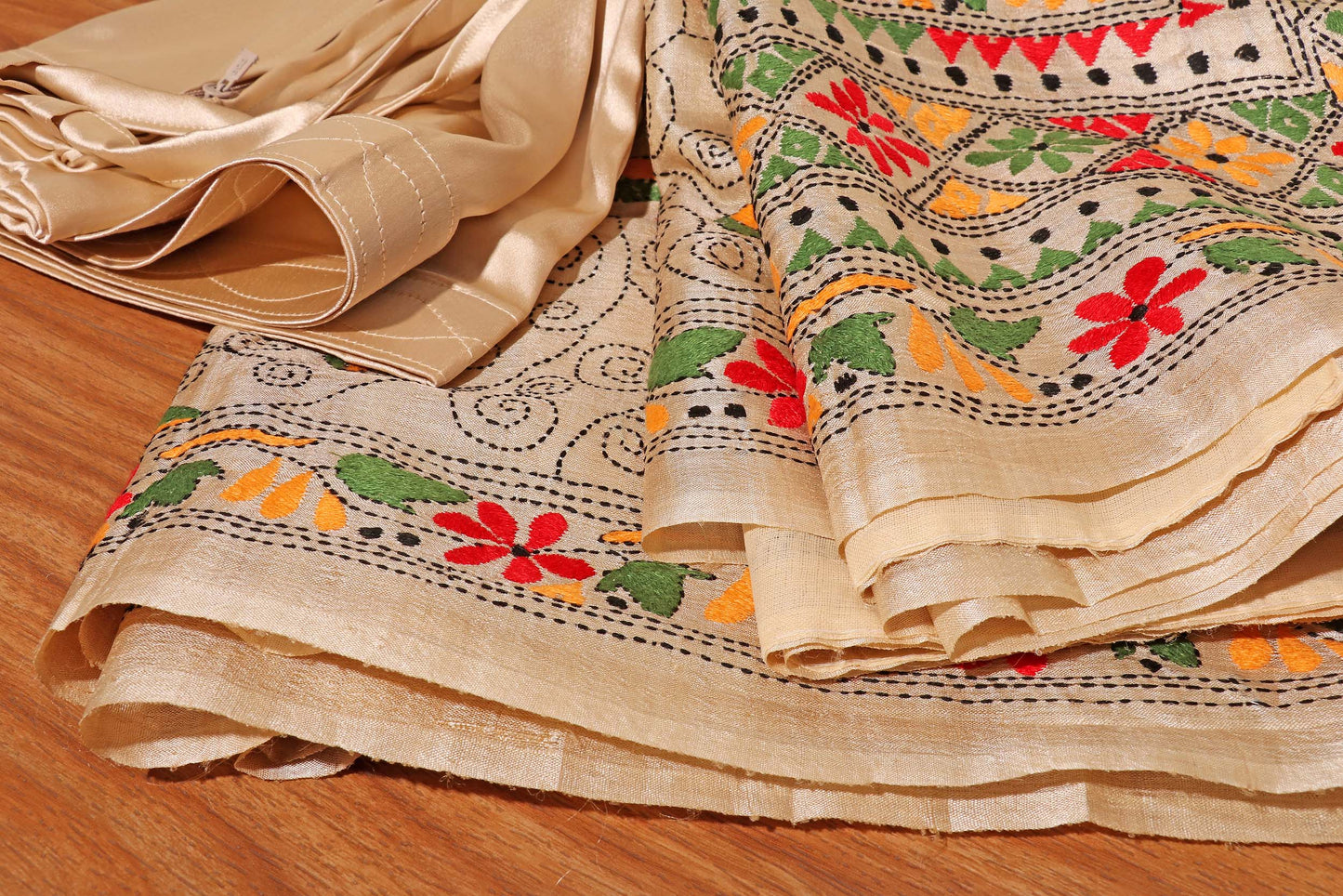Heritage Bloom – Kantha Embroidered Beige Pure Tussar Silk Saree 024