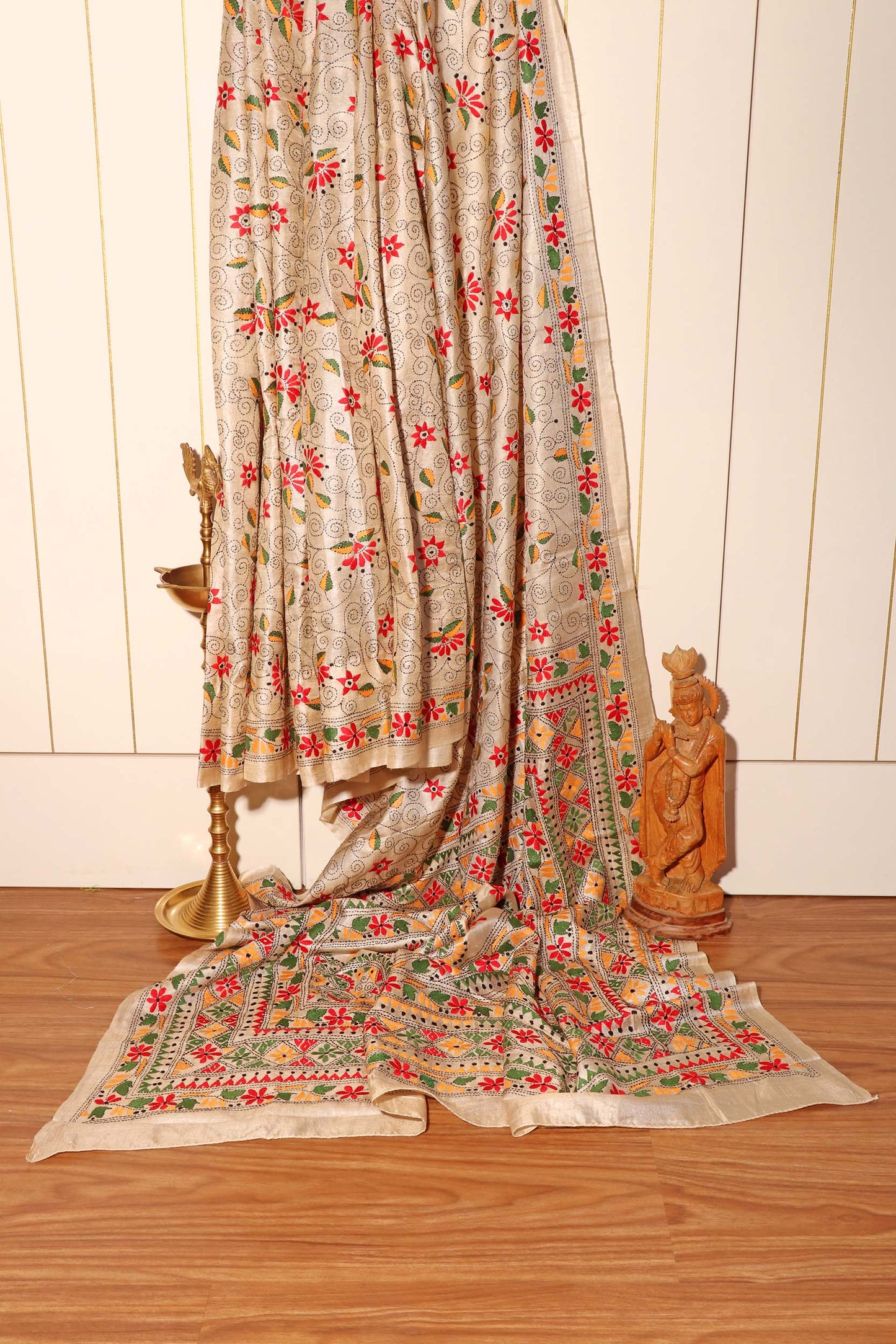 Heritage Bloom – Kantha Embroidered Beige Pure Tussar Silk Saree 024