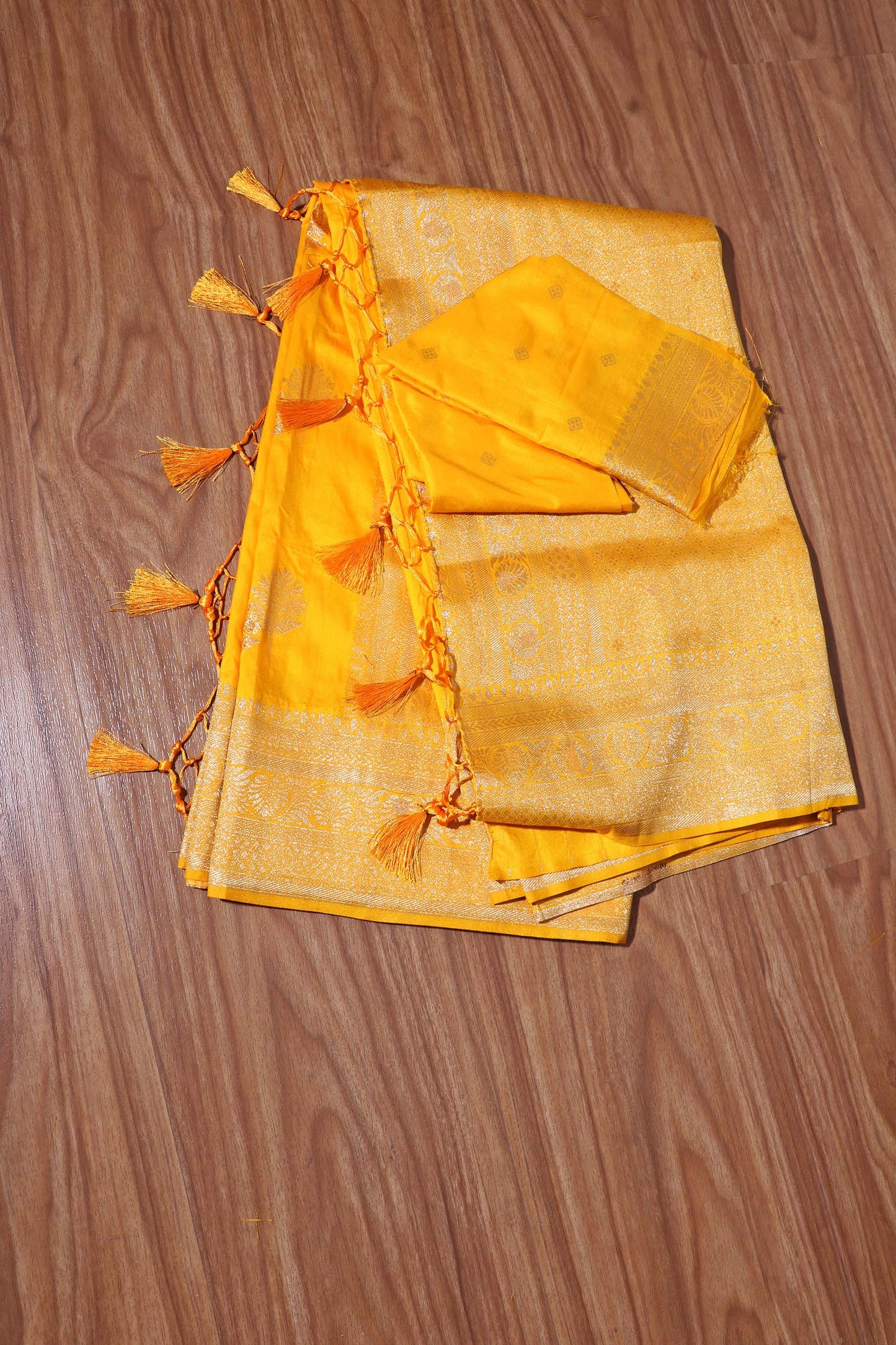 Golden Glow – Bangalore Silk Zari Saree 025