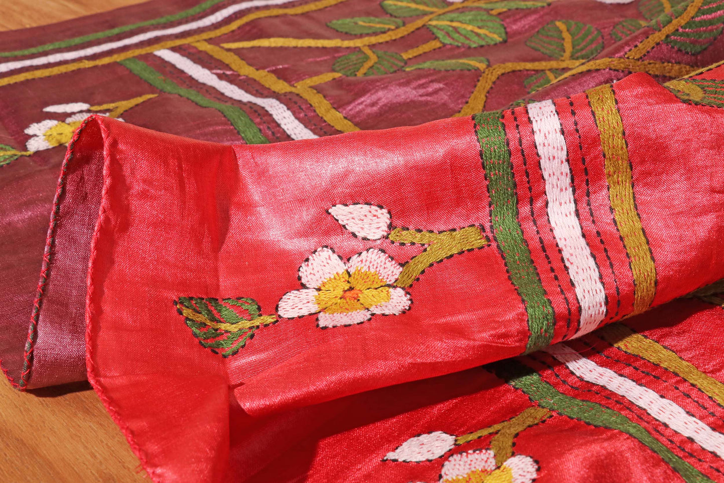 Autumn Bloom – Shaded Kantha Embroidered Silk Saree 027