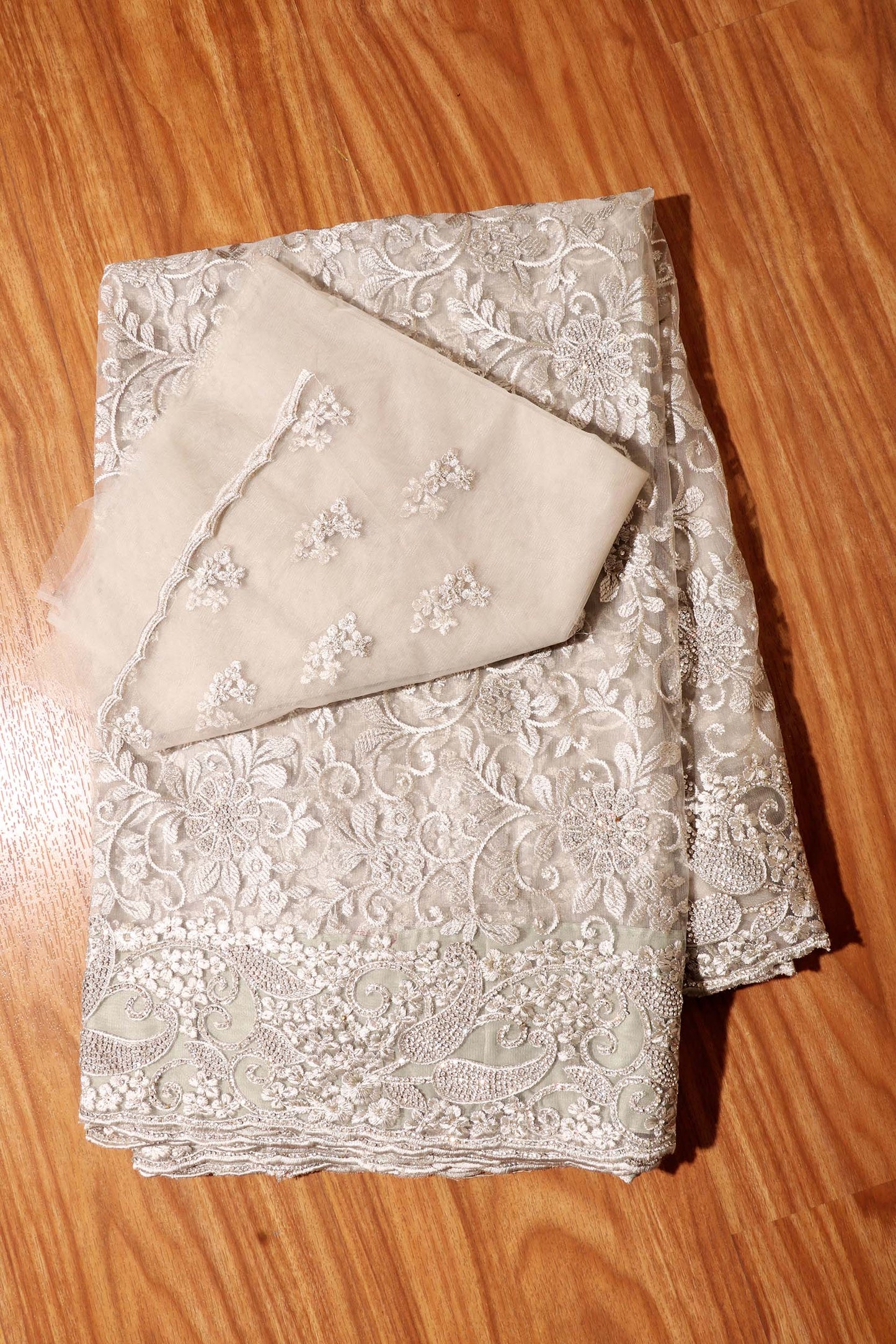 Ethereal Elegance – Ivory Crystal & Pearl Net Saree 037