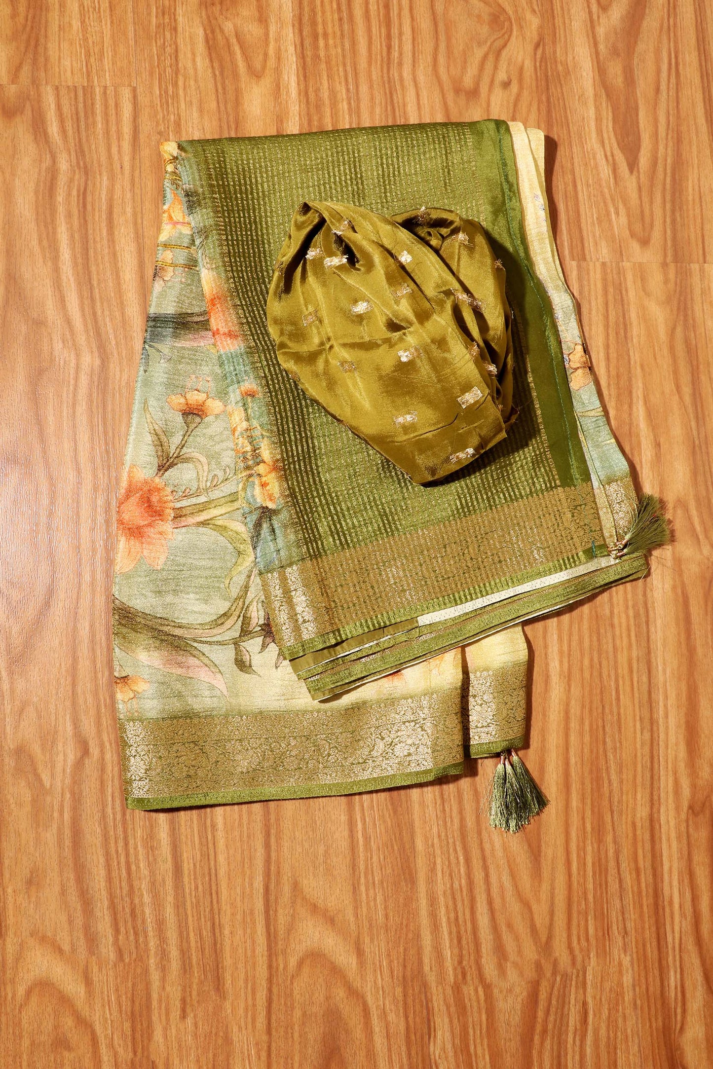 Golden Meadow – Crushed Digital Print Saree 039