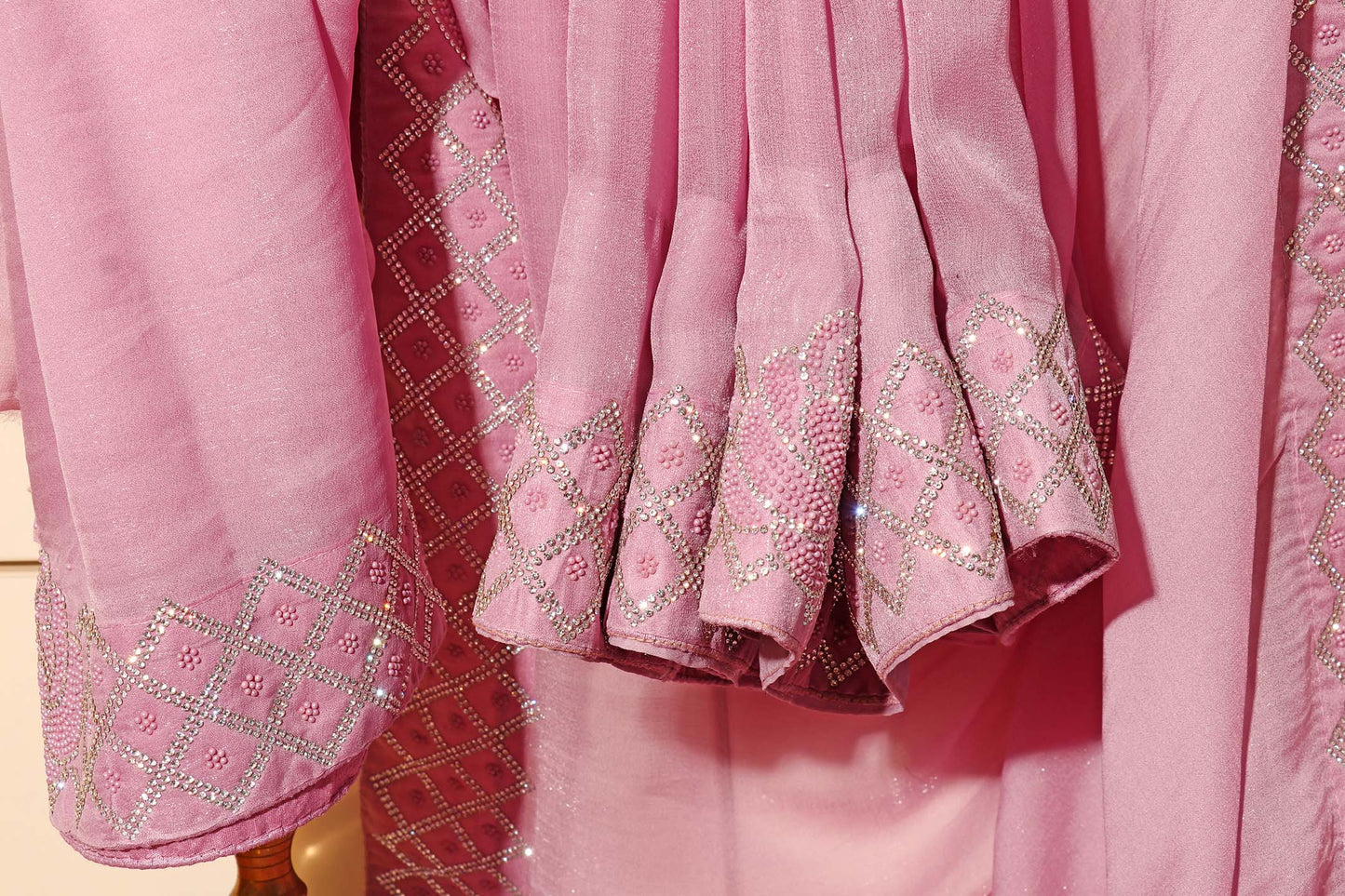 Elegant Mauve Shimmer Chiffon Saree 101