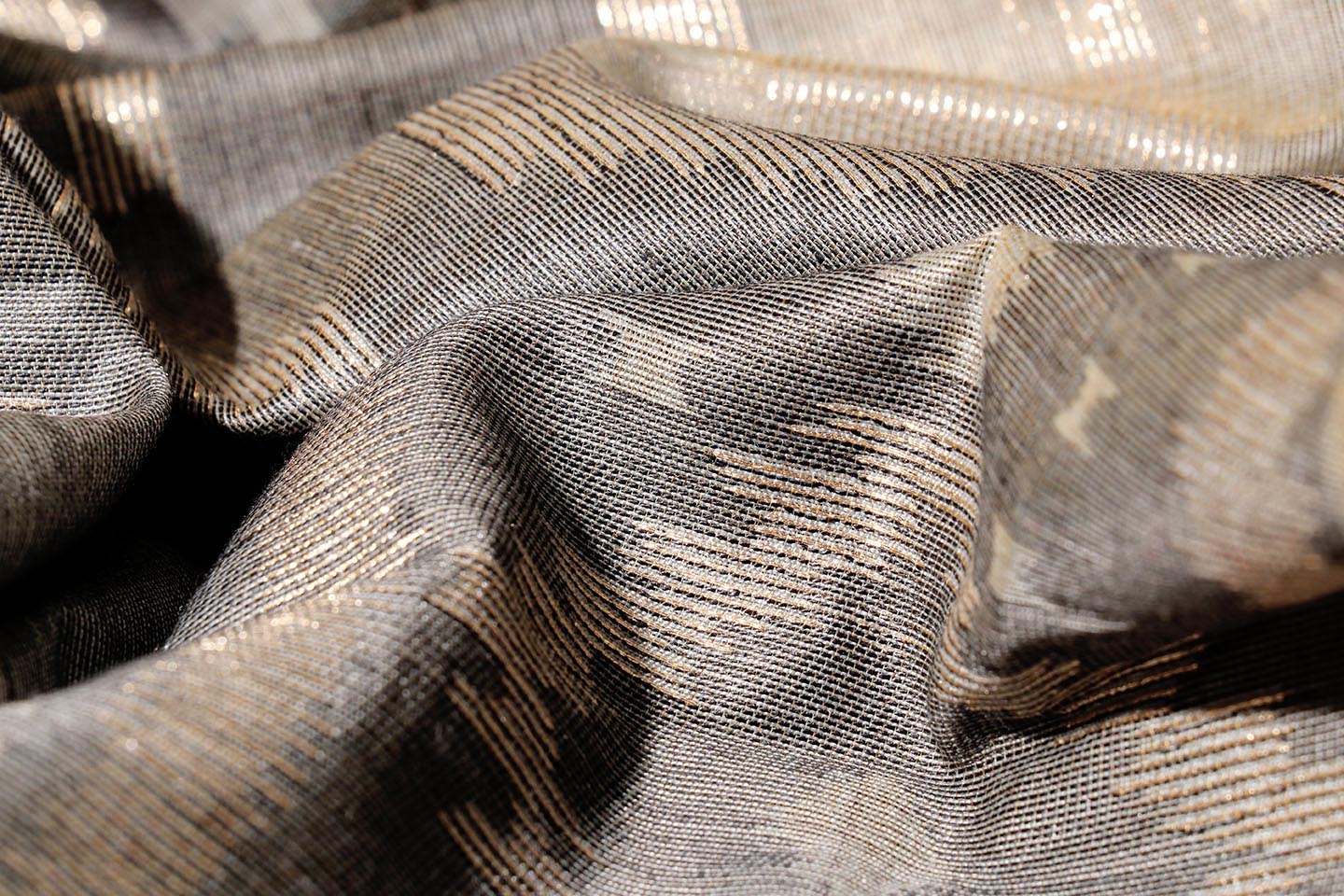 Ash Grey Ikkat-Inspired Linen Saree 057