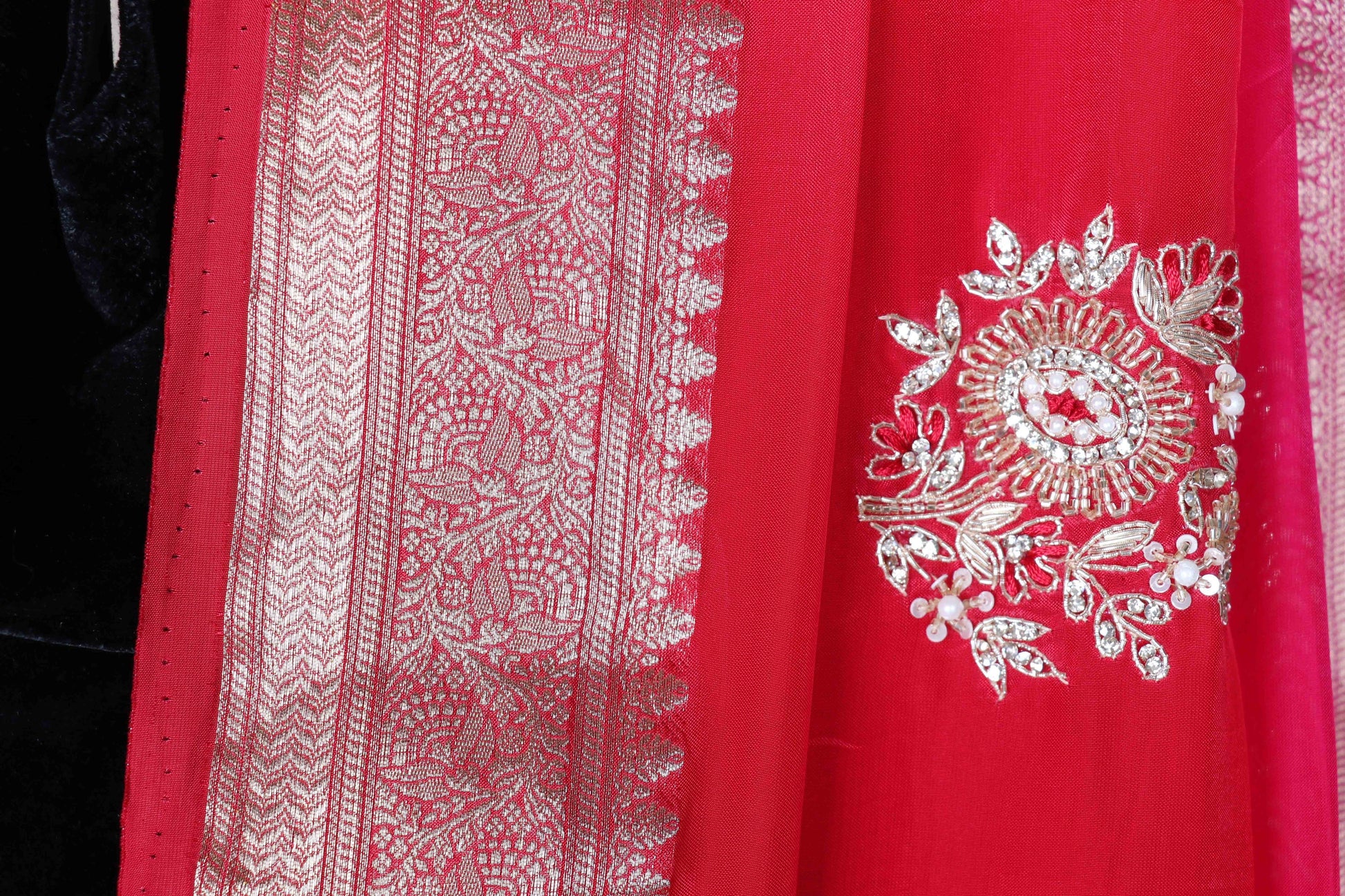 Sinduri Gulabi Ombre Zari Silk Saree