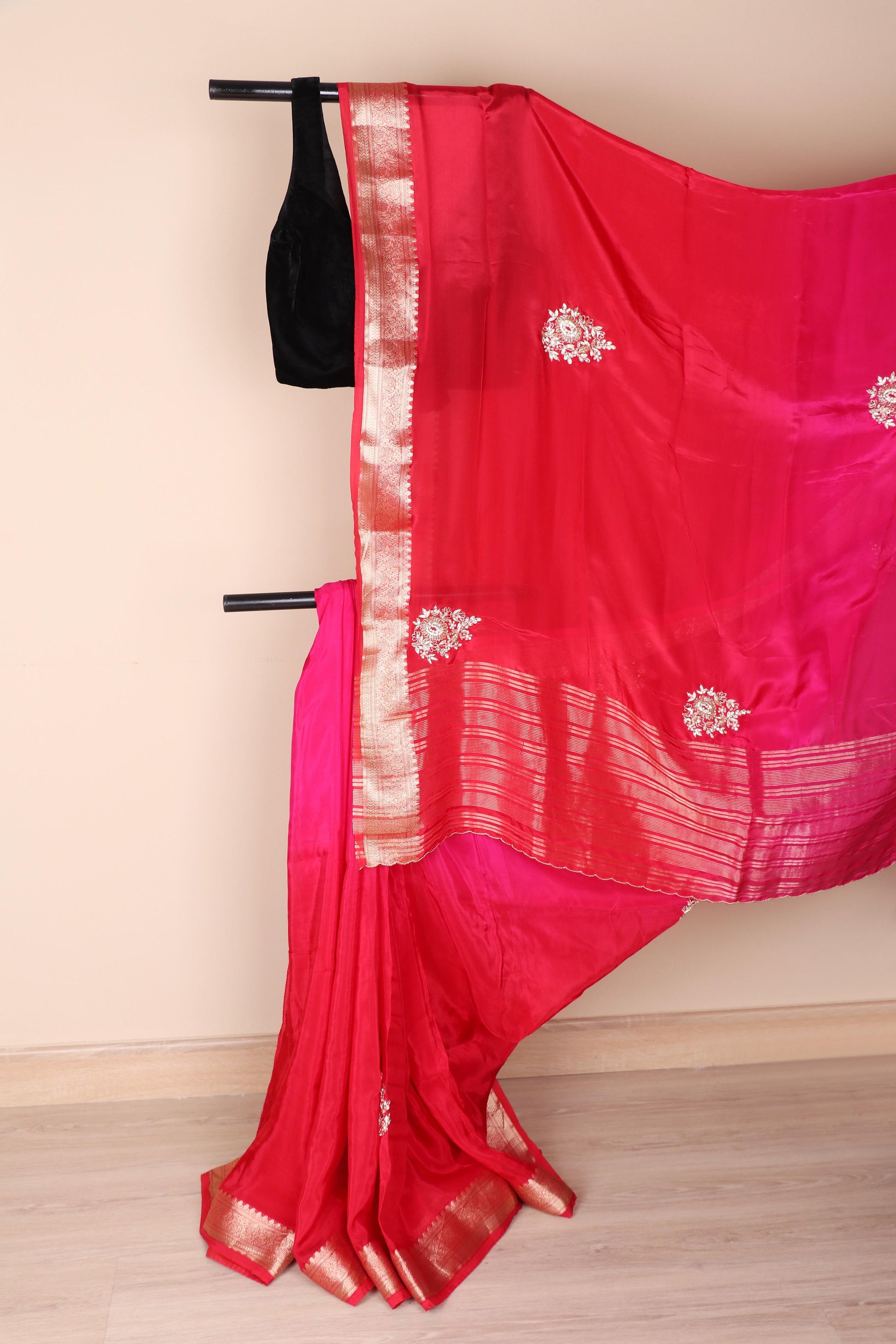 Sinduri Gulabi Ombre Zari Silk Saree