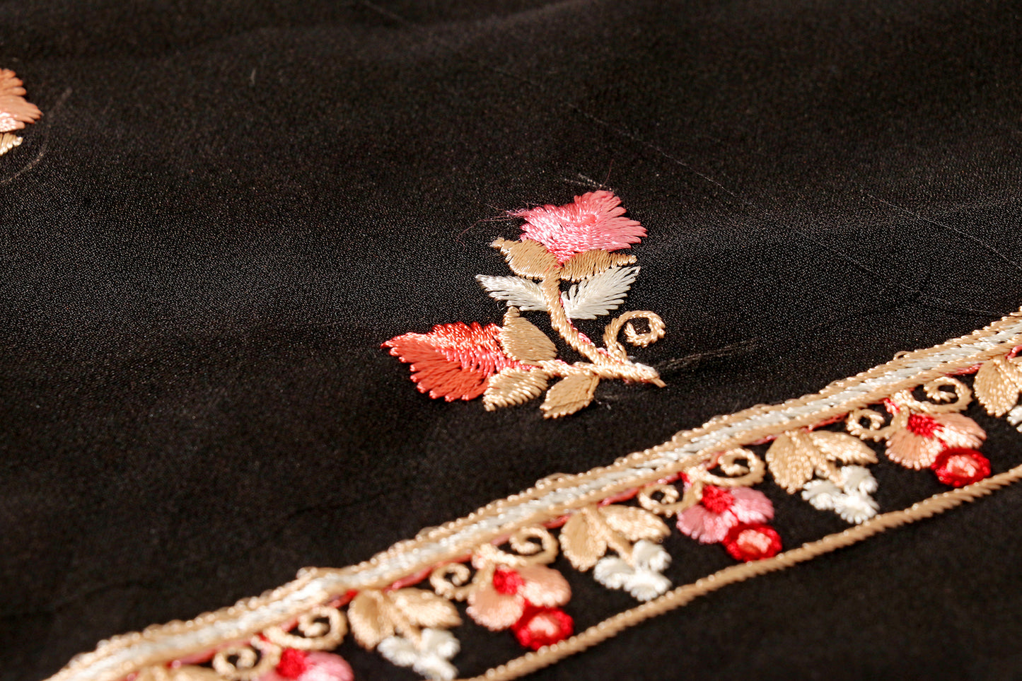 Noor-e-Nazakat Sunehri Phool Parsi Gara Saree 549