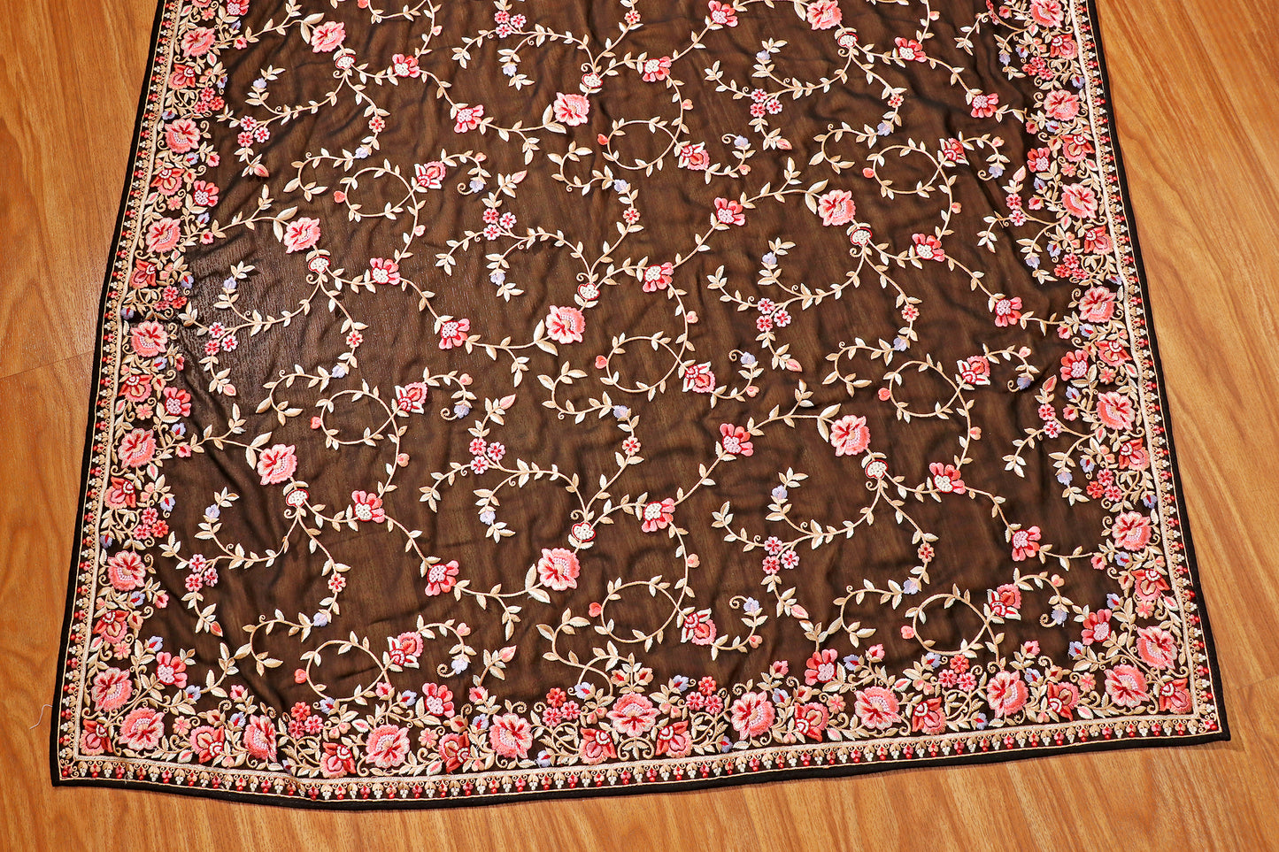 Noor-e-Nazakat Sunehri Phool Parsi Gara Saree 549