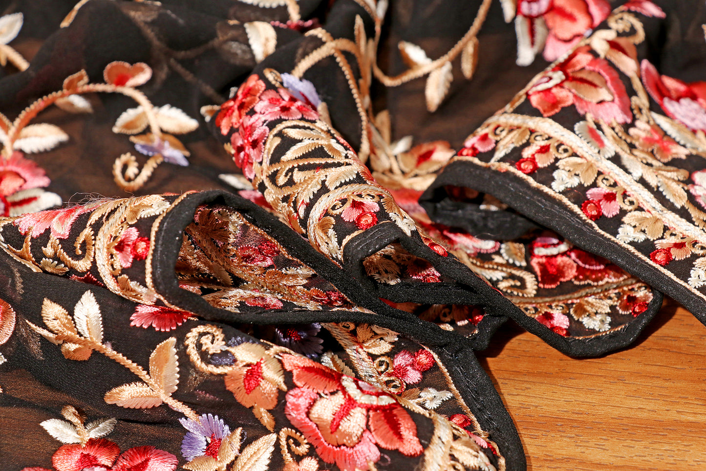 Noor-e-Nazakat Sunehri Phool Parsi Gara Saree 549