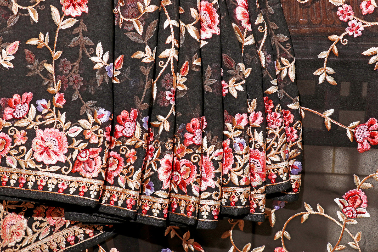 Noor-e-Nazakat Sunehri Phool Parsi Gara Saree 549
