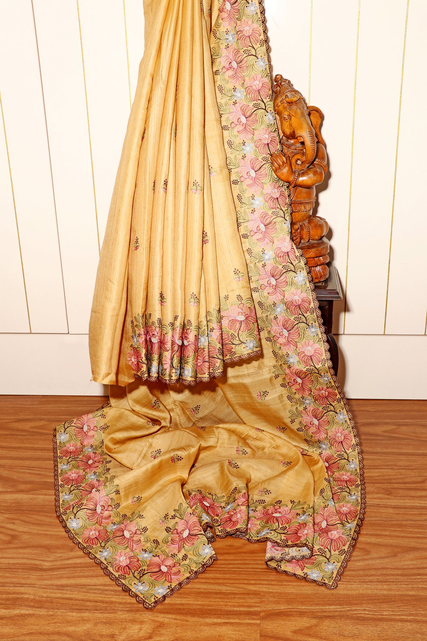Sunehri Phool  Pure Linen Saree 550