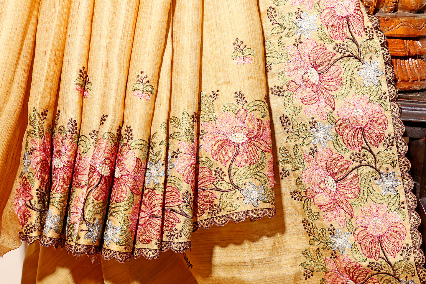 Sunehri Phool  Pure Linen Saree 550