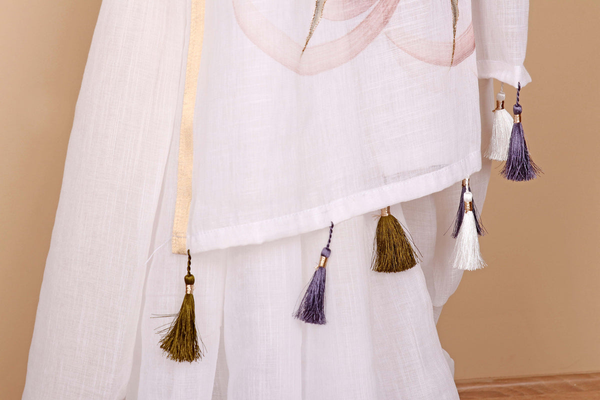 Pushpa Rang Tassel Linen Saree - 944