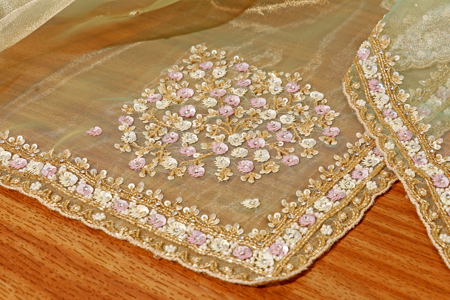 Noor-e-Mizaj Saree 562