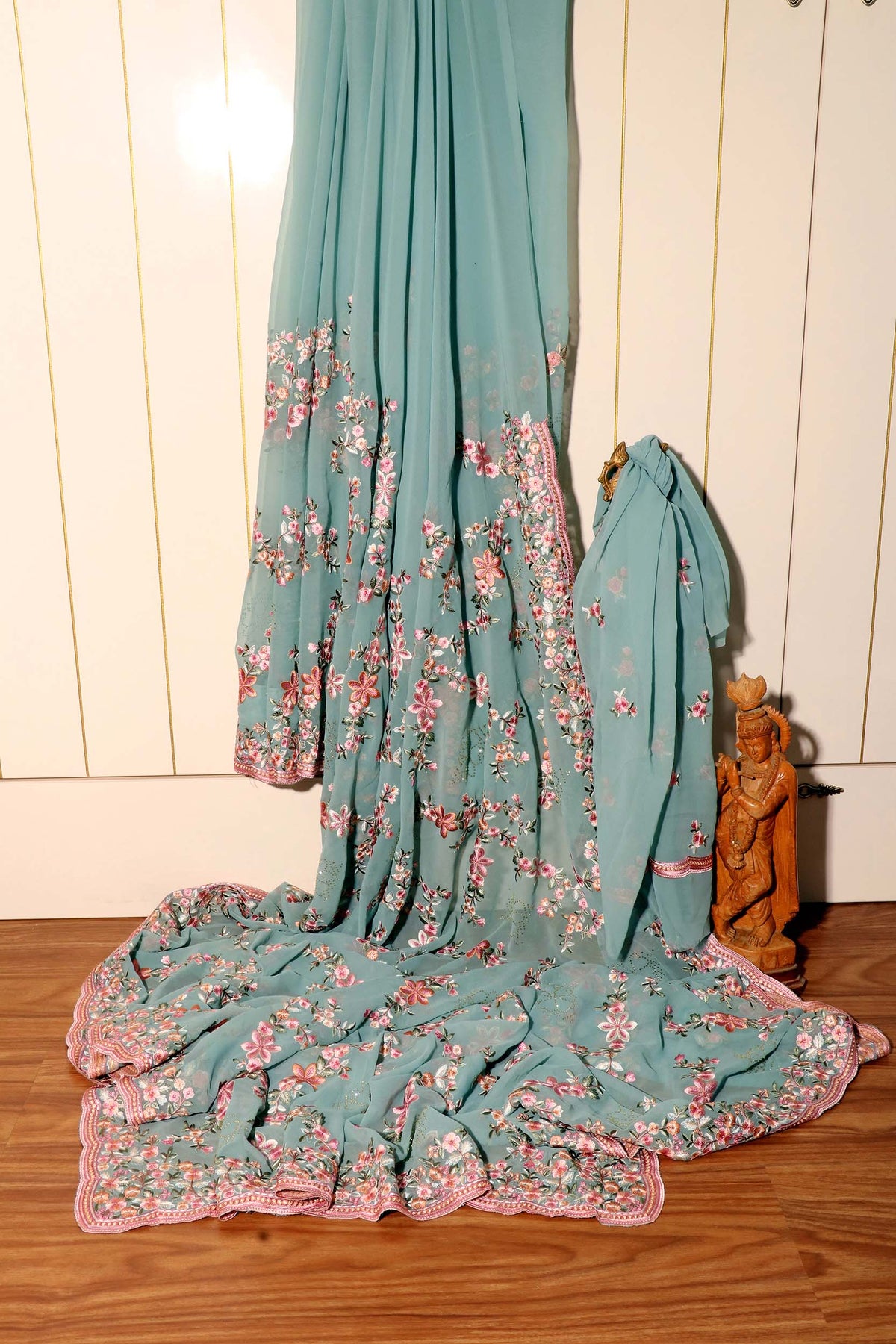 Serene Bloom – Kashmiri Embroidered Georgette Saree 015