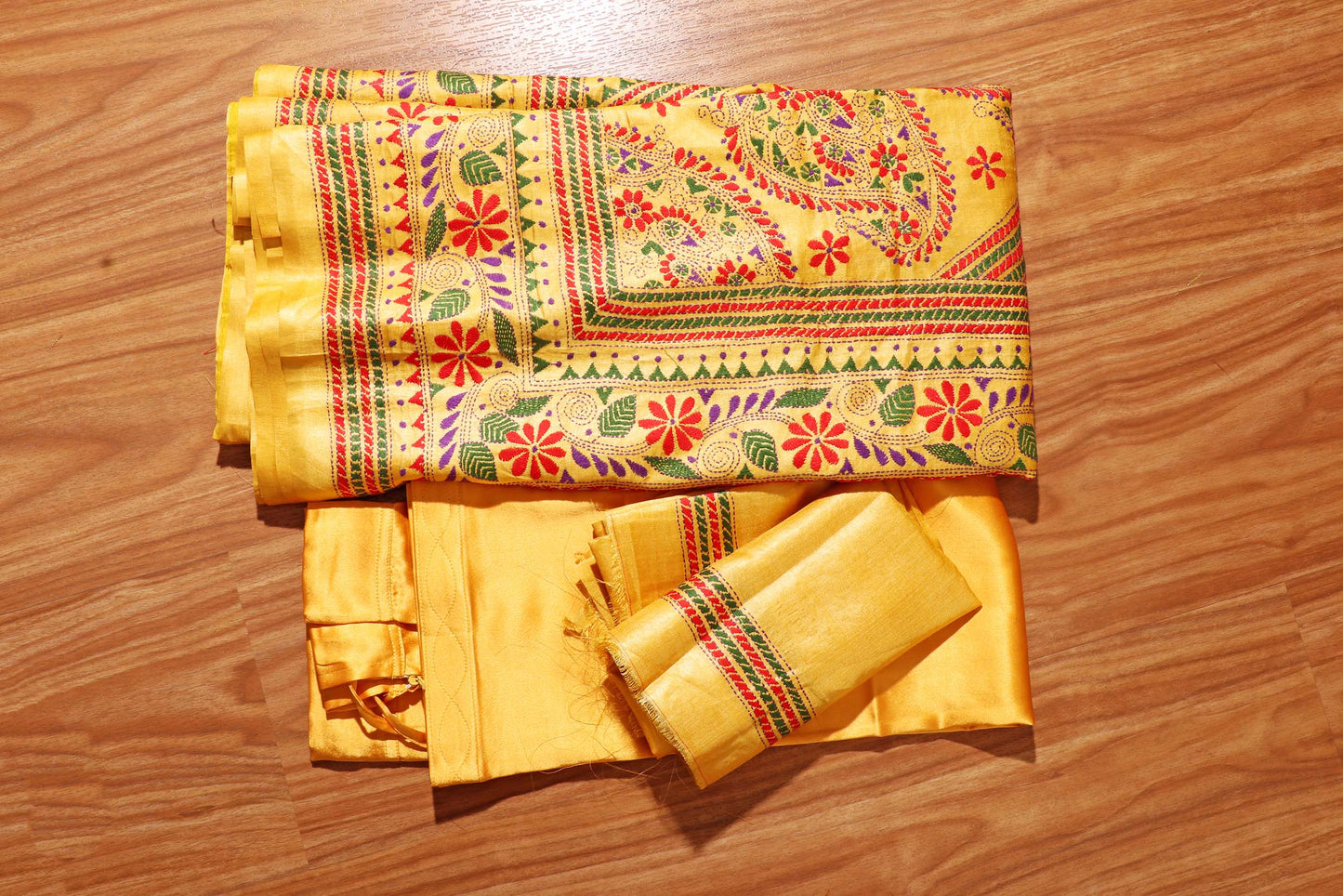 Golden Bloom – Kantha Hand-Embroidered Pure Tussar Silk Saree 023