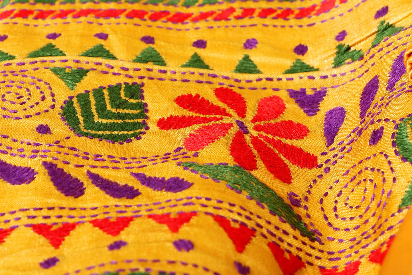 Golden Bloom – Kantha Hand-Embroidered Pure Tussar Silk Saree 023