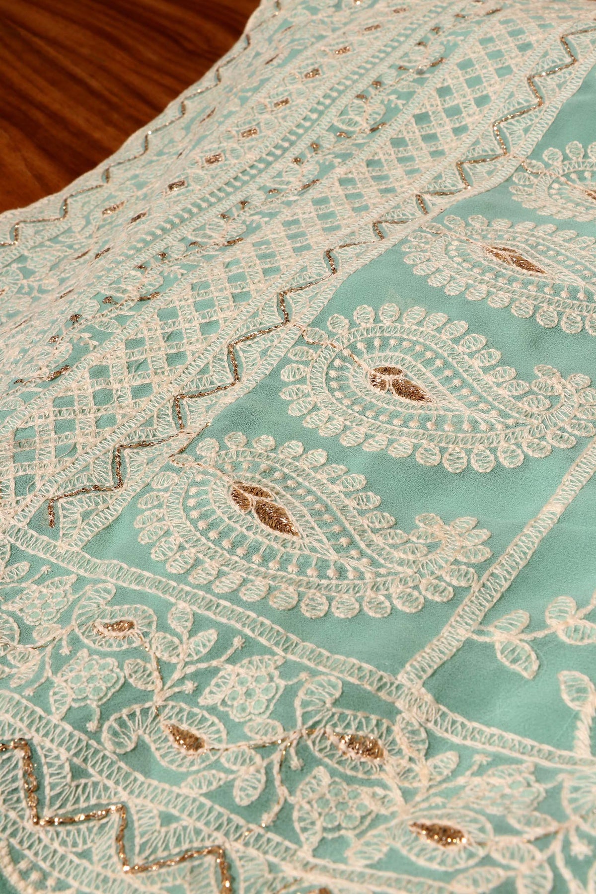 Serene Elegance – Pista Green Chikankari Saree 028
