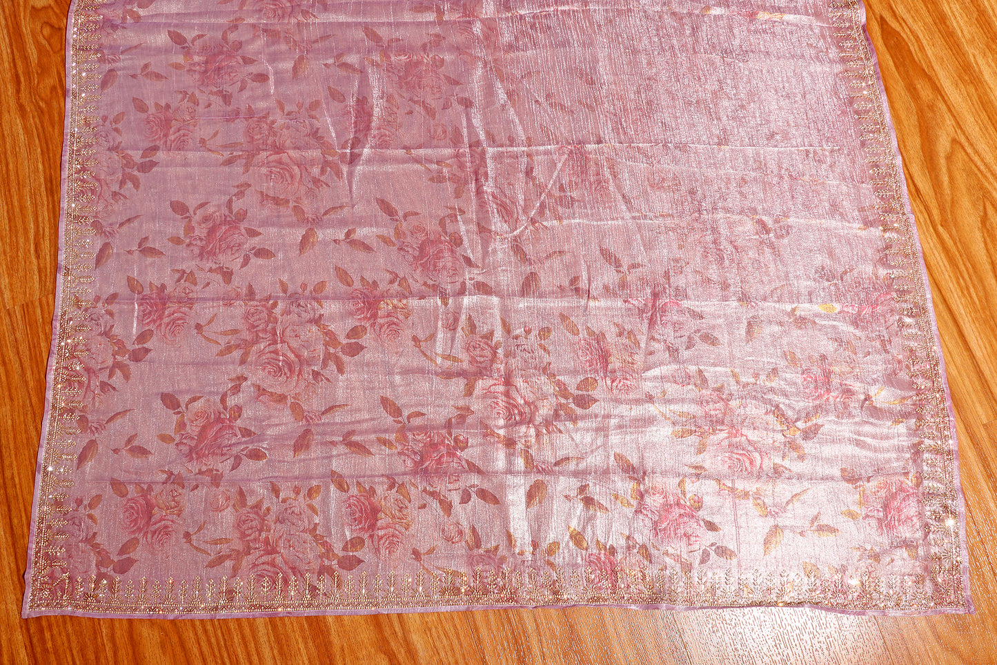 Lilac Radiance – Metallic Silk Elegance 501