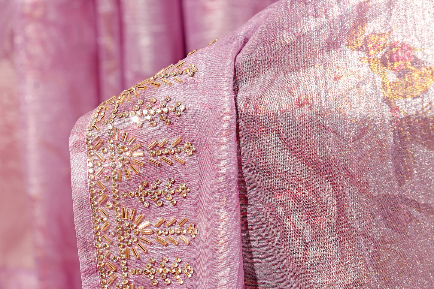 Lilac Radiance – Metallic Silk Elegance 501
