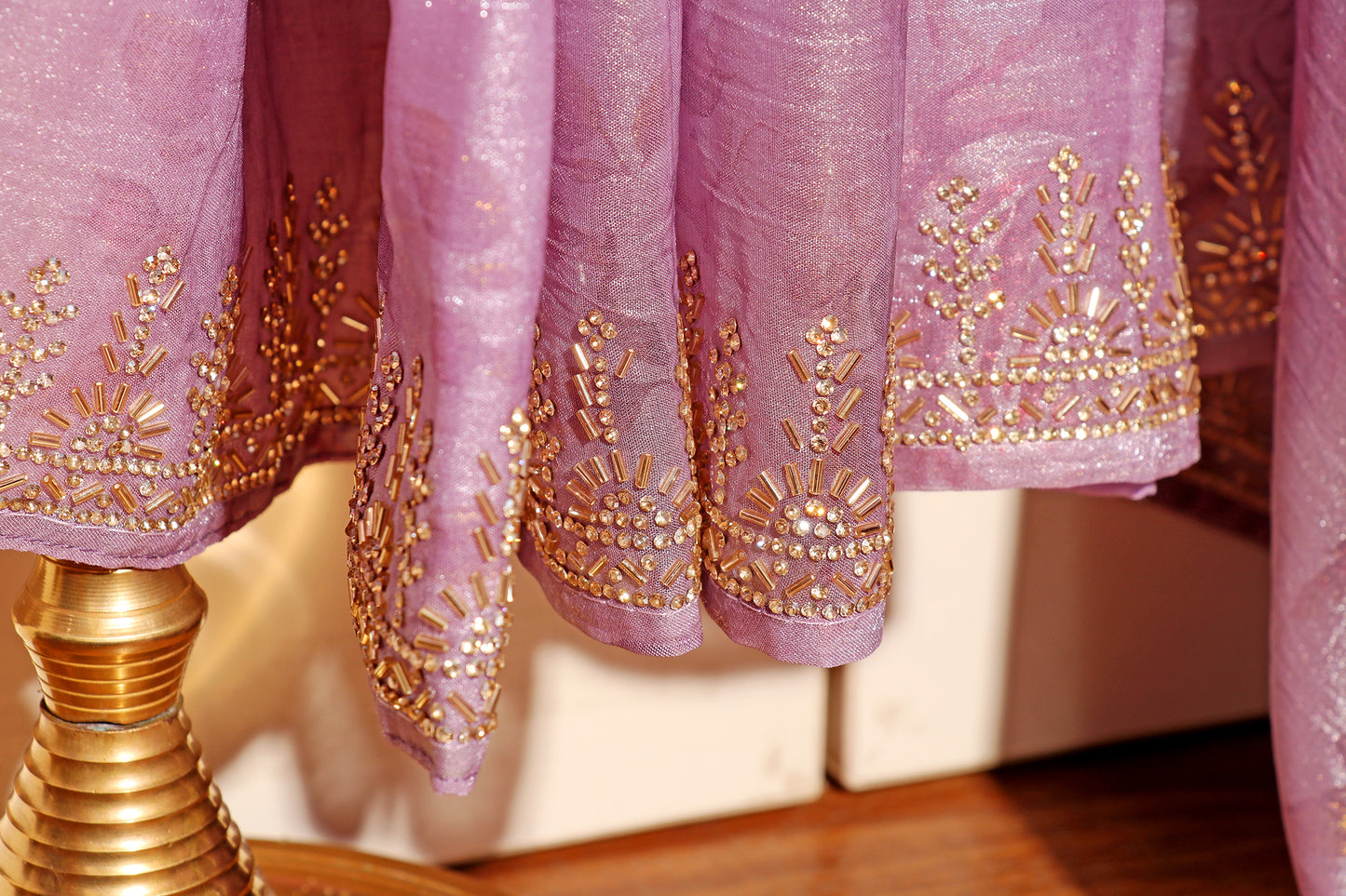 Lilac Radiance – Metallic Silk Elegance 501