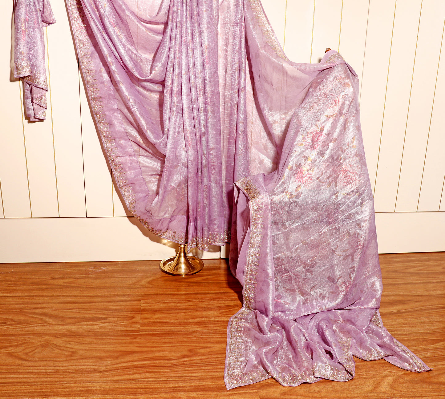 Lilac Radiance – Metallic Silk Elegance 501