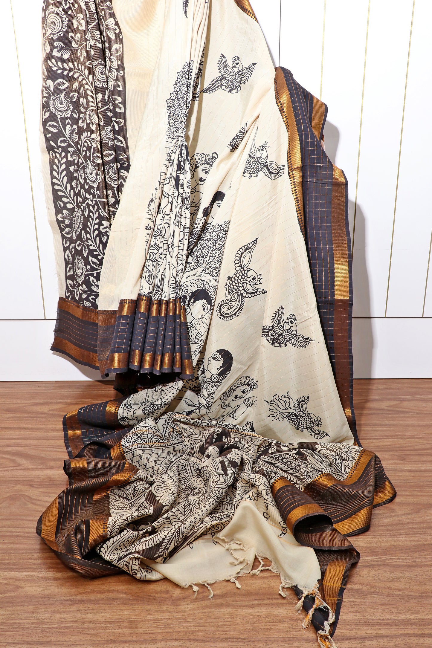 Monochrome Madhubani  Pen Kalamkari Saree 517