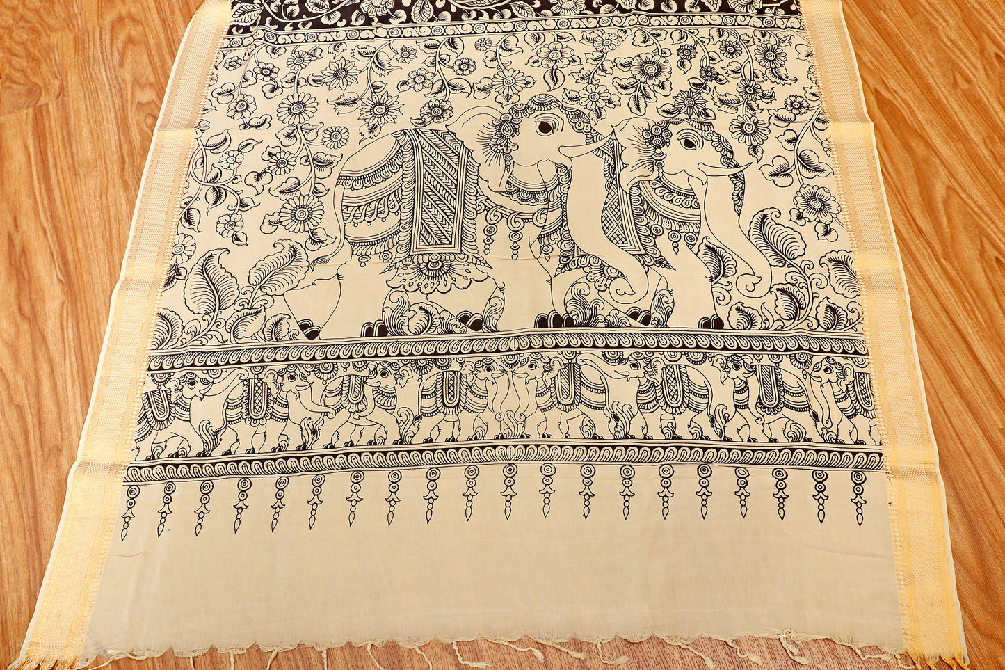 Shwet Kalakaari  Pen Kalamkari Saree 519