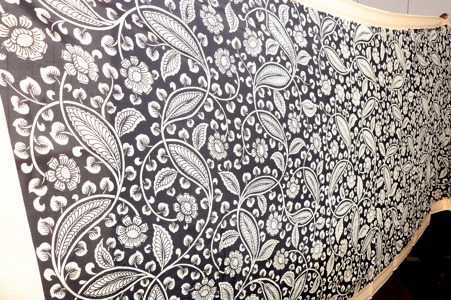 Shwet Kalakaari  Pen Kalamkari Saree 519