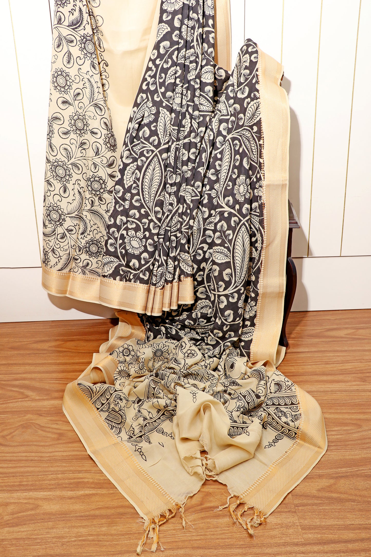 Shwet Kalakaari  Pen Kalamkari Saree 519
