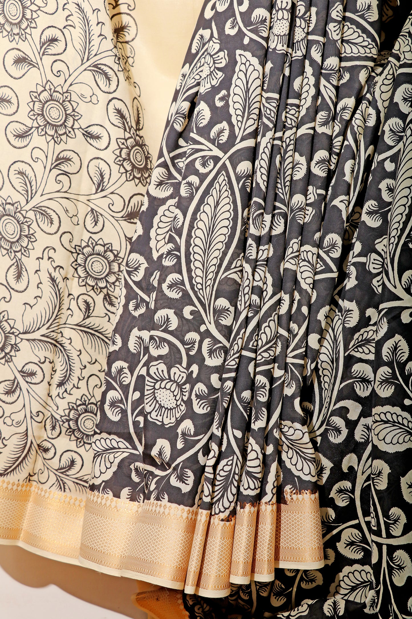 Shwet Kalakaari  Pen Kalamkari Saree 519