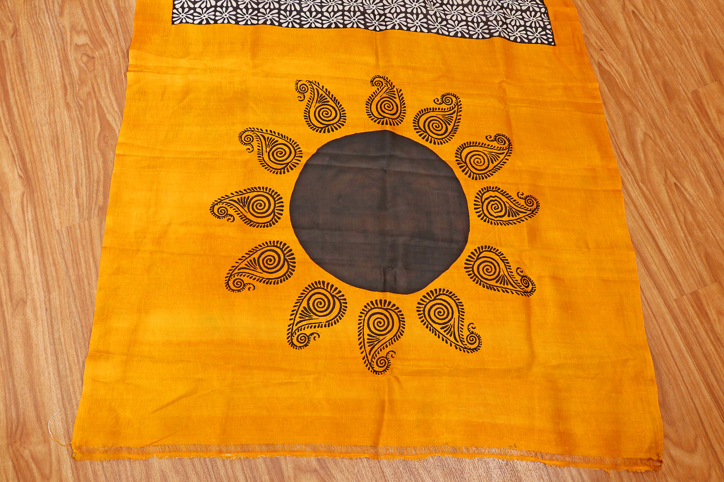Haldi Dhoop Pure Silk Saree 520