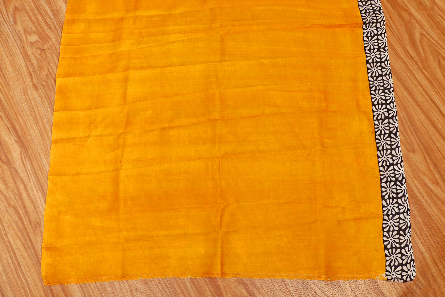 Haldi Dhoop Pure Silk Saree 520