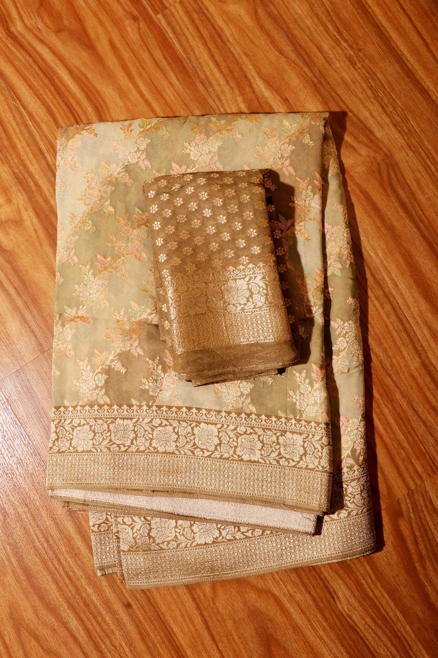 Golden Mirage – 4D Dyed Banarasi Silk Saree 043