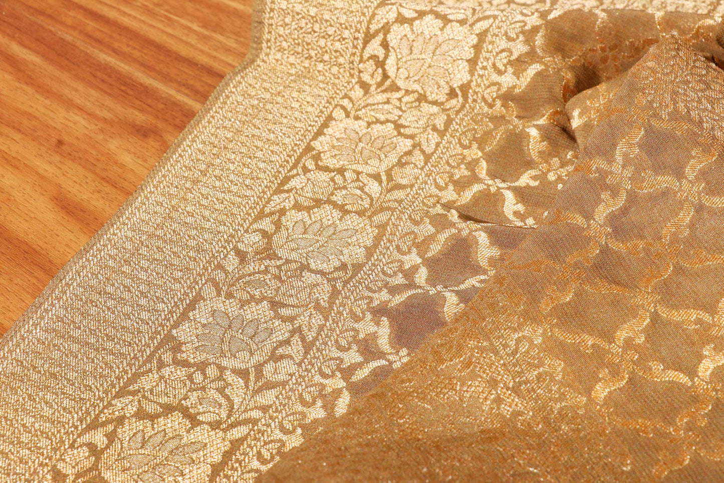 Golden Mirage – 4D Dyed Banarasi Silk Saree 043