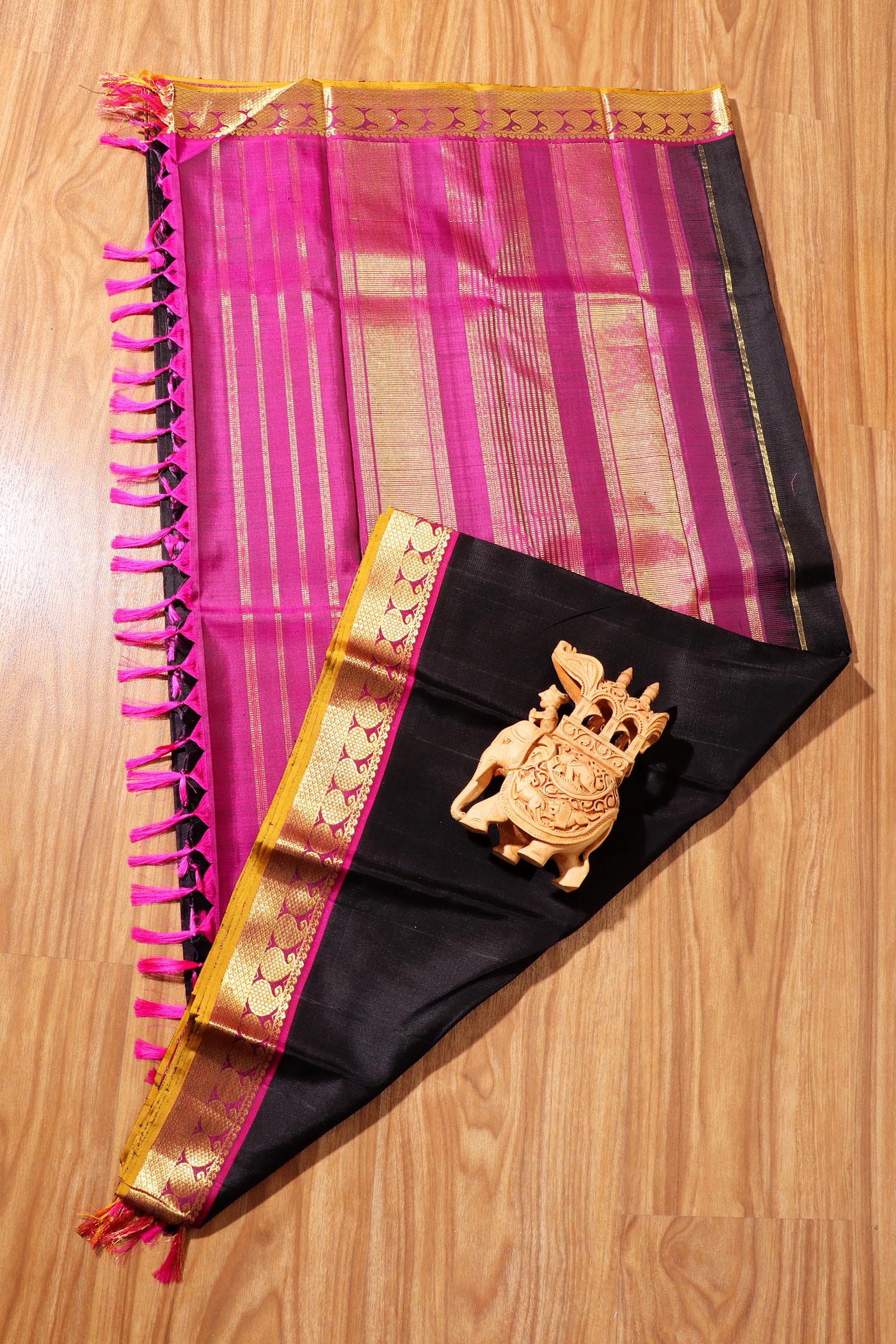 Black & Rani Pink Contemporary Kanjeevaram Silk Saree 052