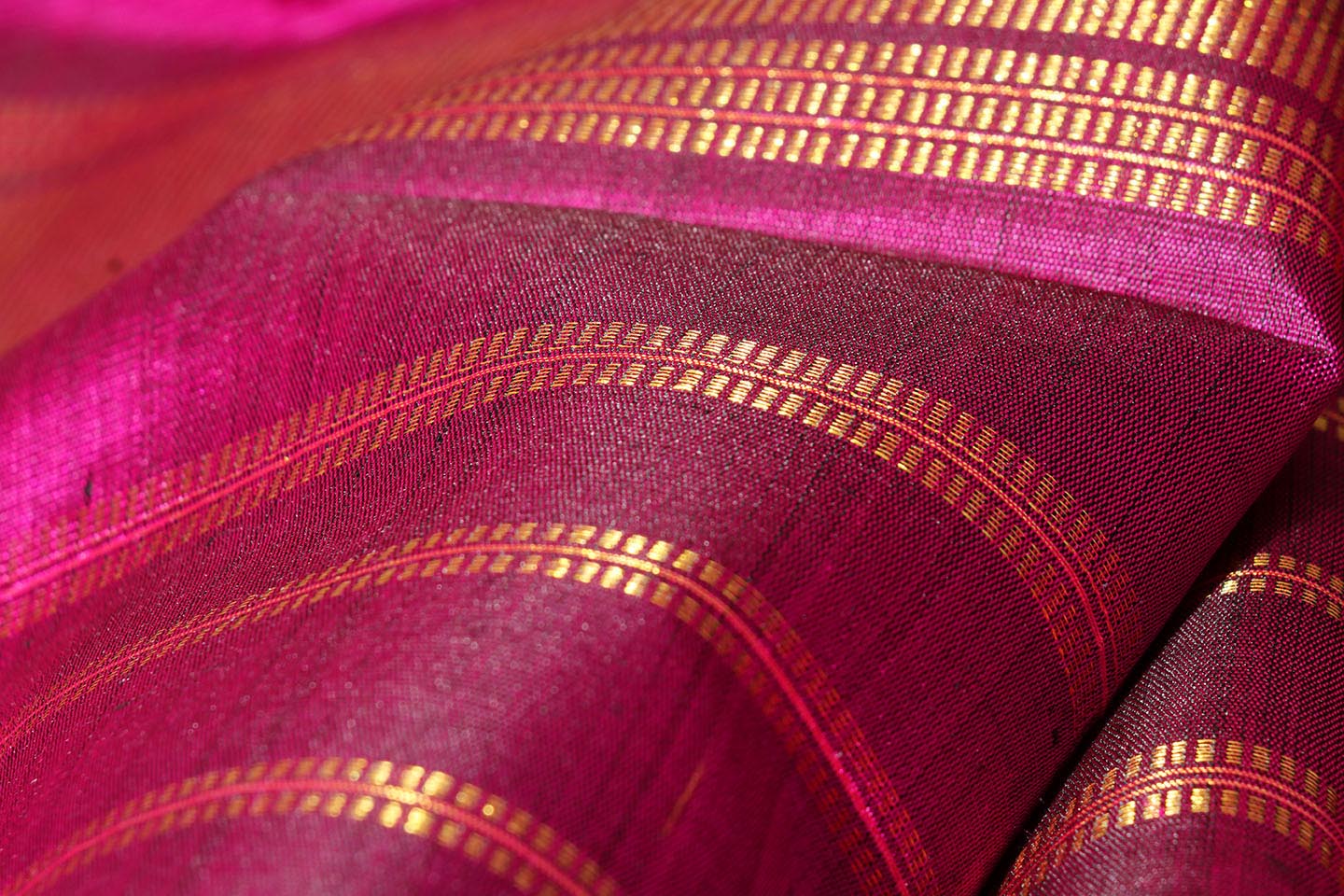 Black & Rani Pink Contemporary Kanjeevaram Silk Saree 052