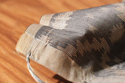 Ash Grey Ikkat-Inspired Linen Saree 057