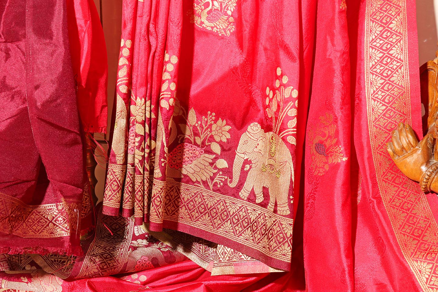 Shocking Pink & Purple Dola Silk Saree with Royal Motifs 060