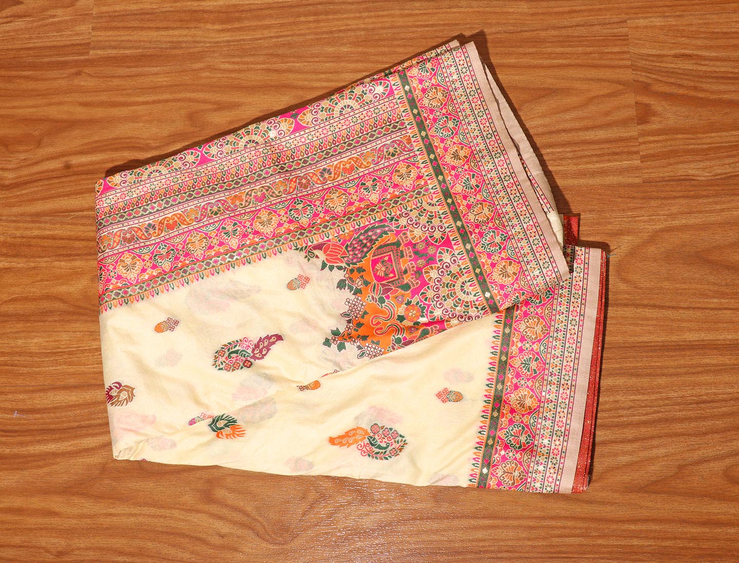 Suhani Silk Saree in Ivory with Multicolor Butti & Woven Animal Motifs 077