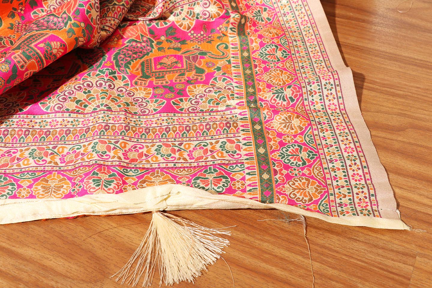 Suhani Silk Saree in Ivory with Multicolor Butti & Woven Animal Motifs 077