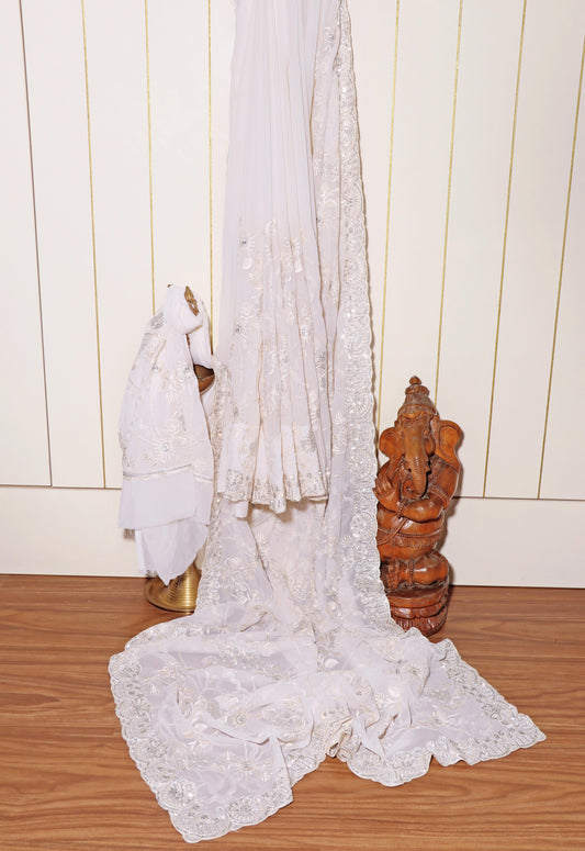 Ivory Radiance Embroidered Georgette Saree  Description 083