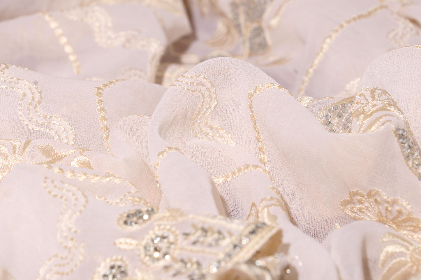 Ivory Radiance Embroidered Georgette Saree  Description 083